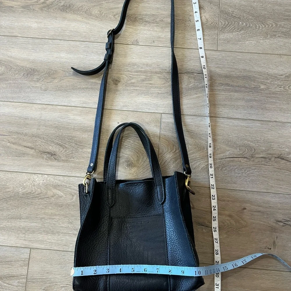 Portland Leather Elegant Black Leather Tote Bag - Picture 10 of 10